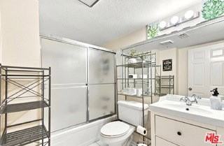 18721 Hatteras St #5 - Photo 5 of 7
