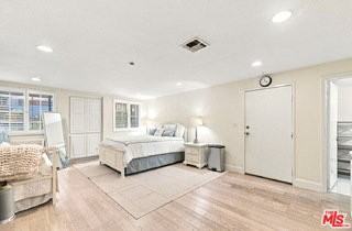 18721 Hatteras St #5 - Photo 6 of 7