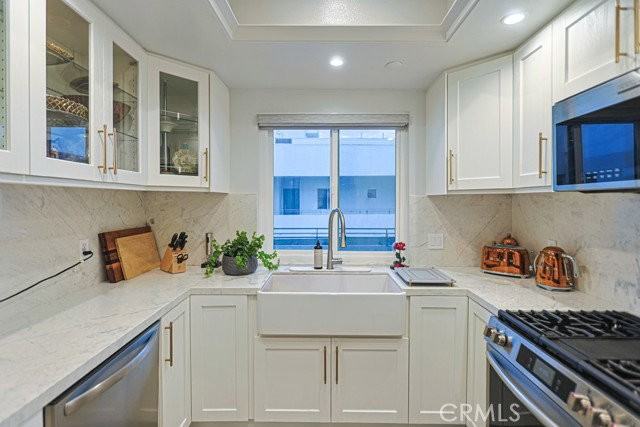 4326 Babcock Ave #305 - Photo 4 of 7