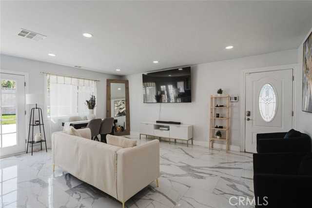 11900 Cometa Ave - Photo 4 of 5