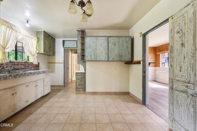 10630 Hillhaven Ave - Photo 3 of 6