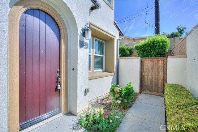 2151 Citrus Pl - Photo 2 of 8
