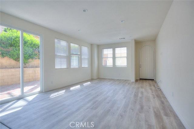 2151 Citrus Pl - Photo 4 of 8