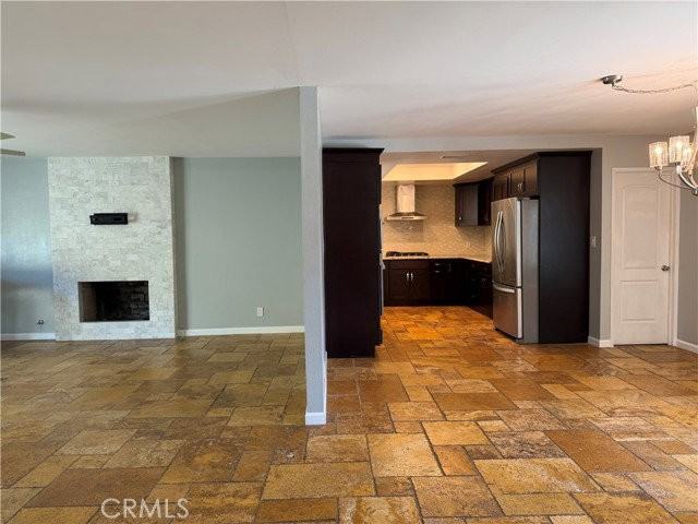 1543 N Hilltop Dr - Photo 6 of 8