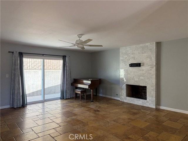 1543 N Hilltop Dr - Photo 7 of 8