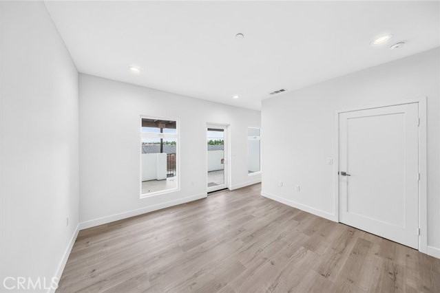306 San Marcos St #E - Photo 6 of 8