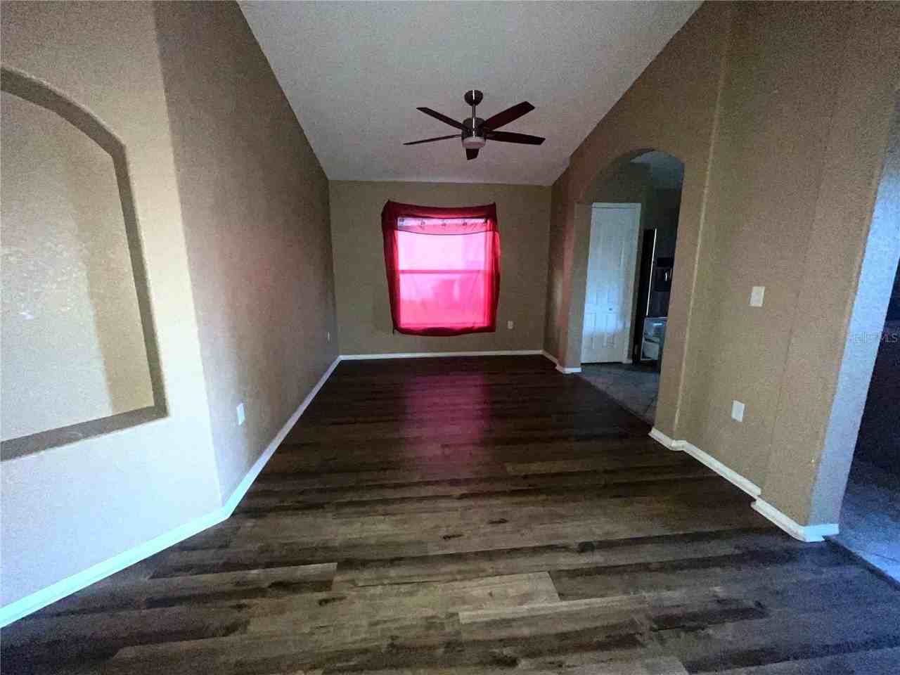 273 Towerview Dr E - Photo 3 of 7