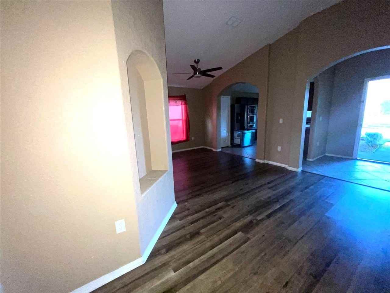 273 Towerview Dr E - Photo 4 of 7