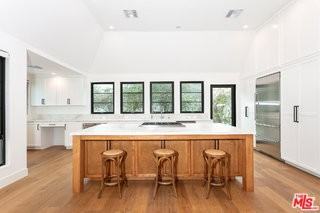 132 N Kilkea Dr - Photo 3 of 8