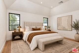 132 N Kilkea Dr - Photo 5 of 8