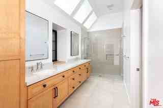 132 N Kilkea Dr - Photo 6 of 8