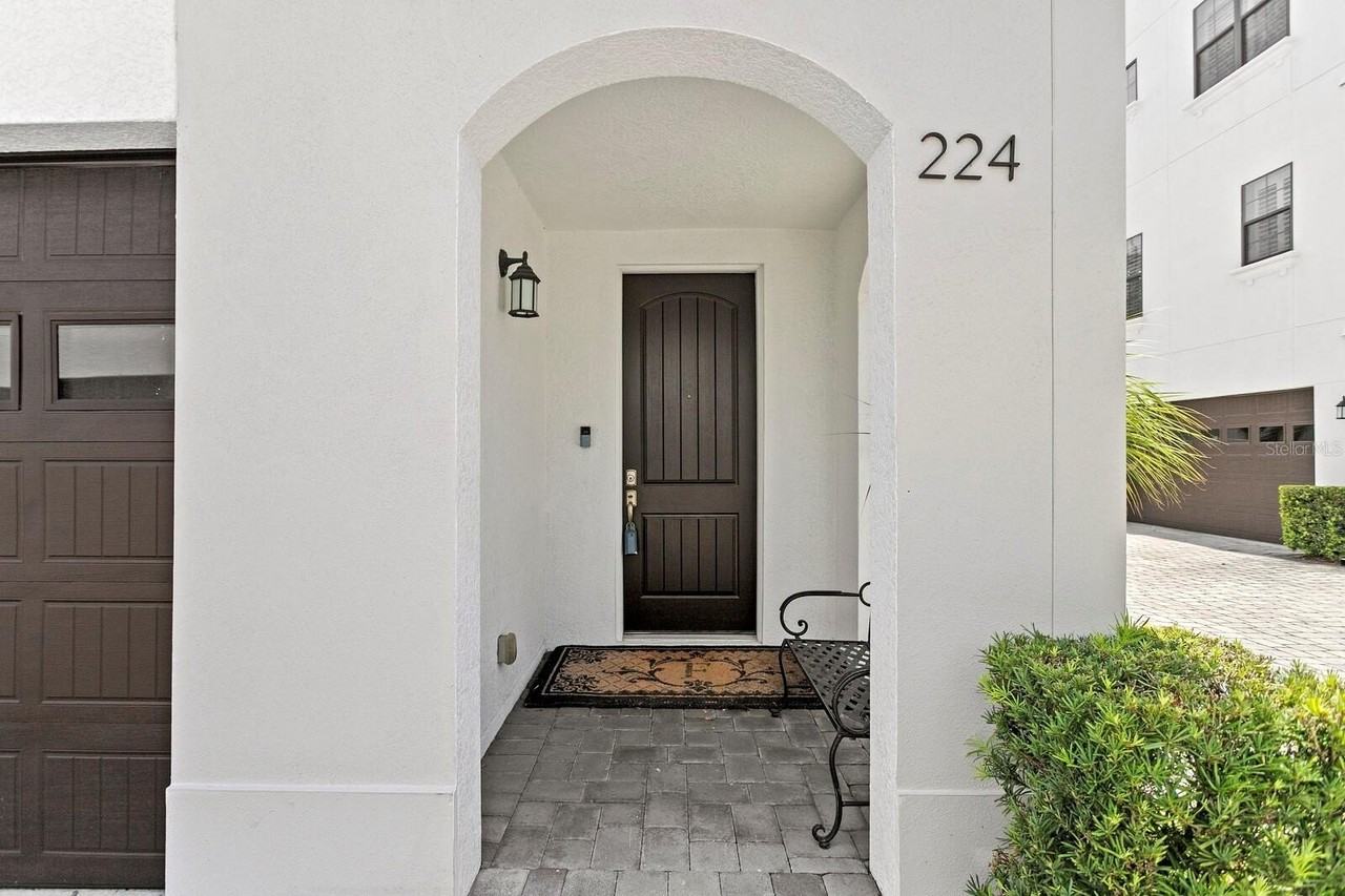 224 S Audubon Ave - Photo 3 of 50