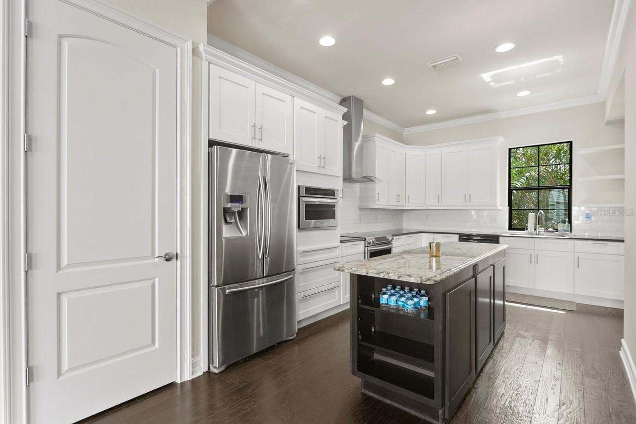224 S Audubon Ave - Photo 5 of 50
