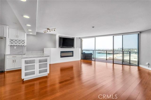 531 Esplanade #511 - Photo 2 of 8