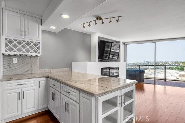 531 Esplanade #511 - Photo 3 of 8