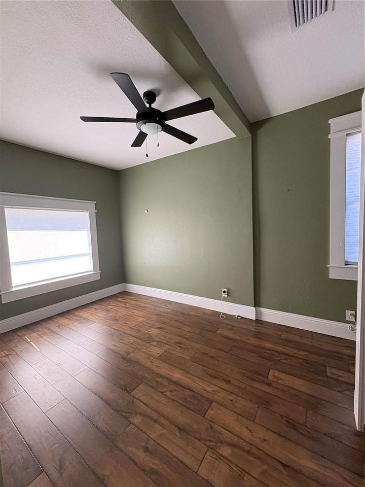 200 E Fern St - Photo 4 of 14