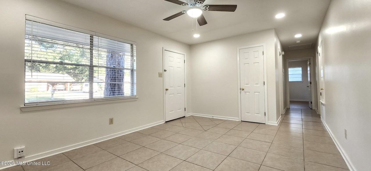 6521 Lancaster Blvd - Photo 2 of 12