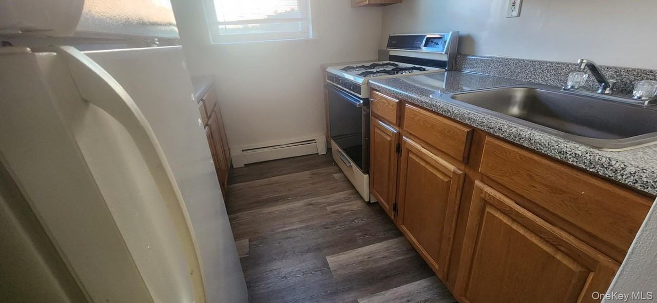 400 N Corona Avenue, Valley Stream,NY #B1 - Photo 4 of 13