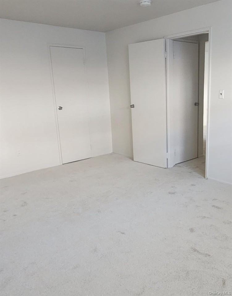 400 N Corona Avenue, Valley Stream,NY #B1 - Photo 6 of 13