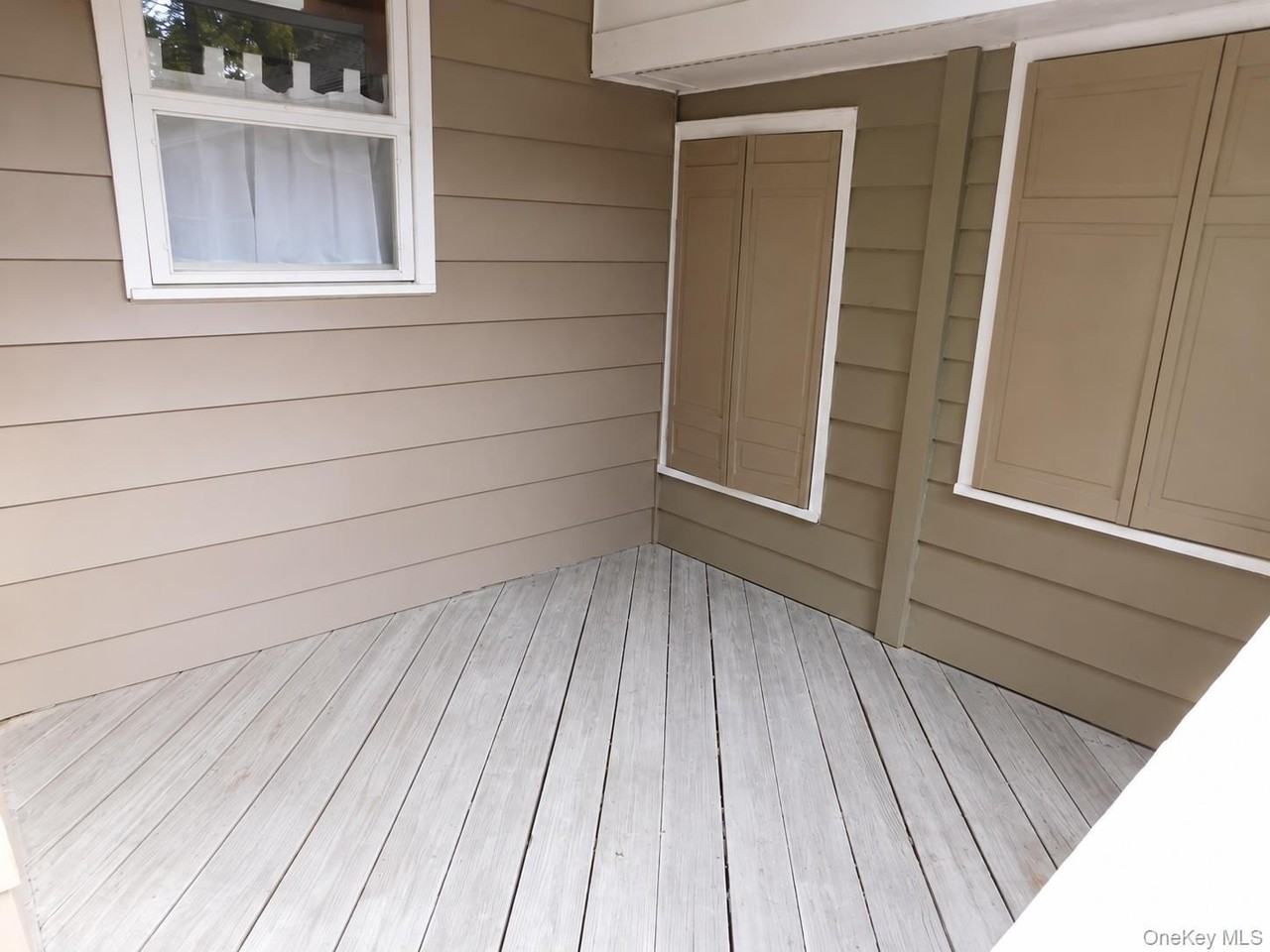 26 Overlook Dr #REAR - Photo 2 of 6