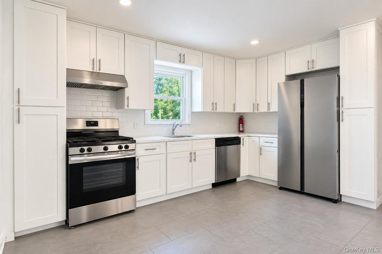 152 Harrison Ave #2 - Photo 5 of 19