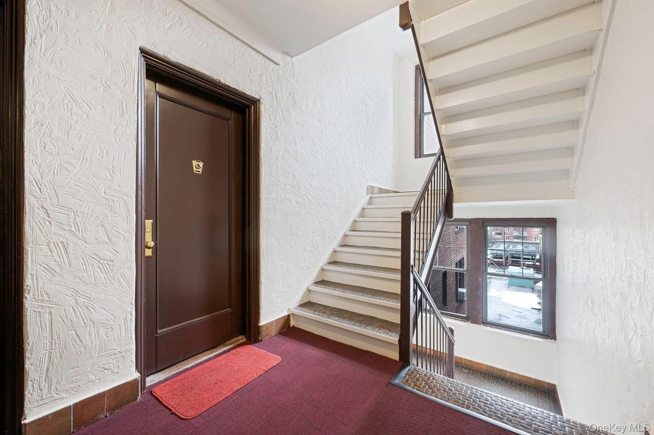 10914 Ascan Ave #4B - Photo 7 of 33
