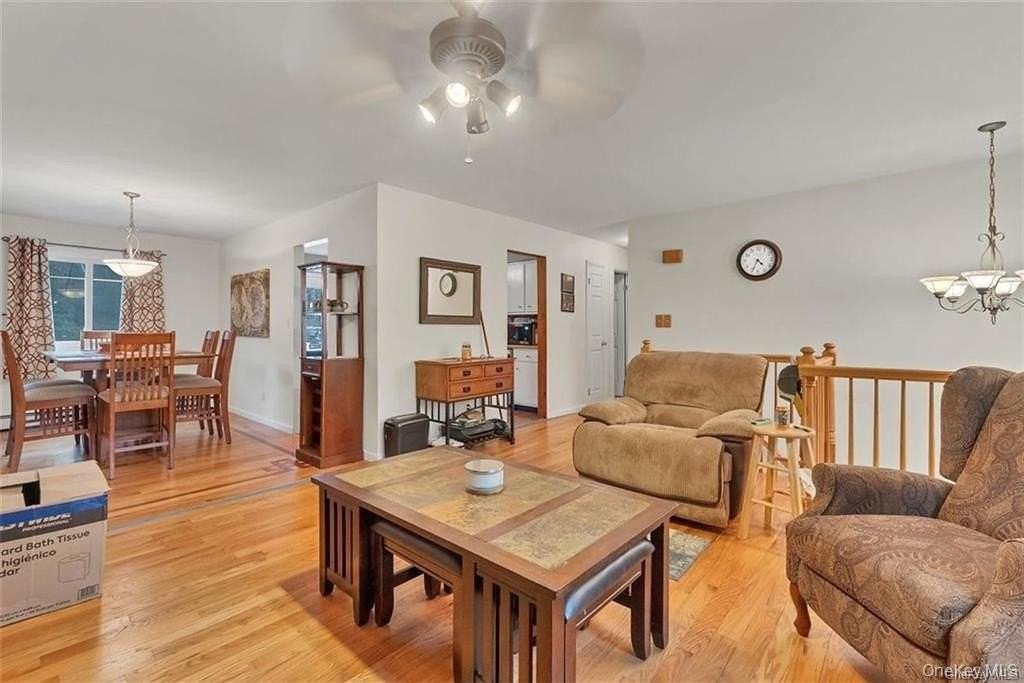 20 Capital Dr - Photo 3 of 20