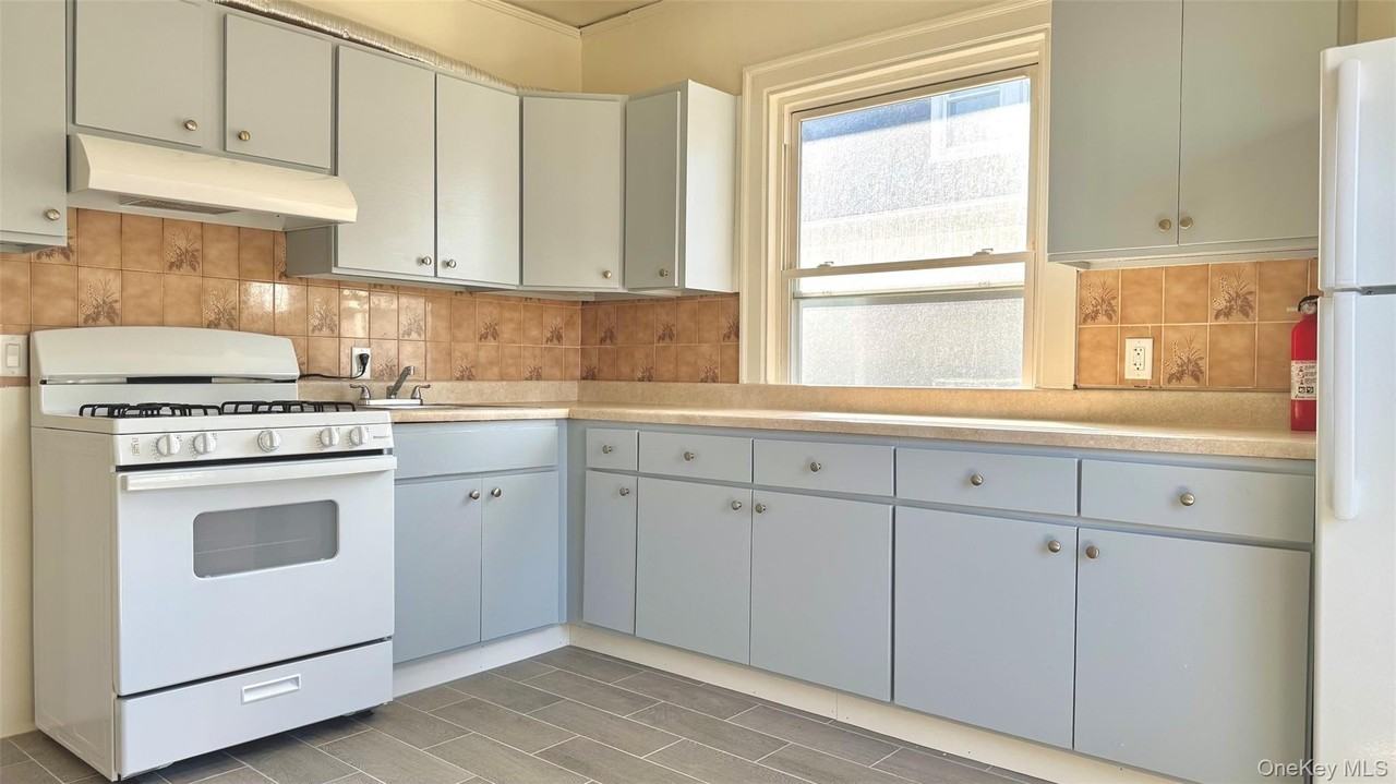 132 Overlook St #2 - Photo 3 of 15