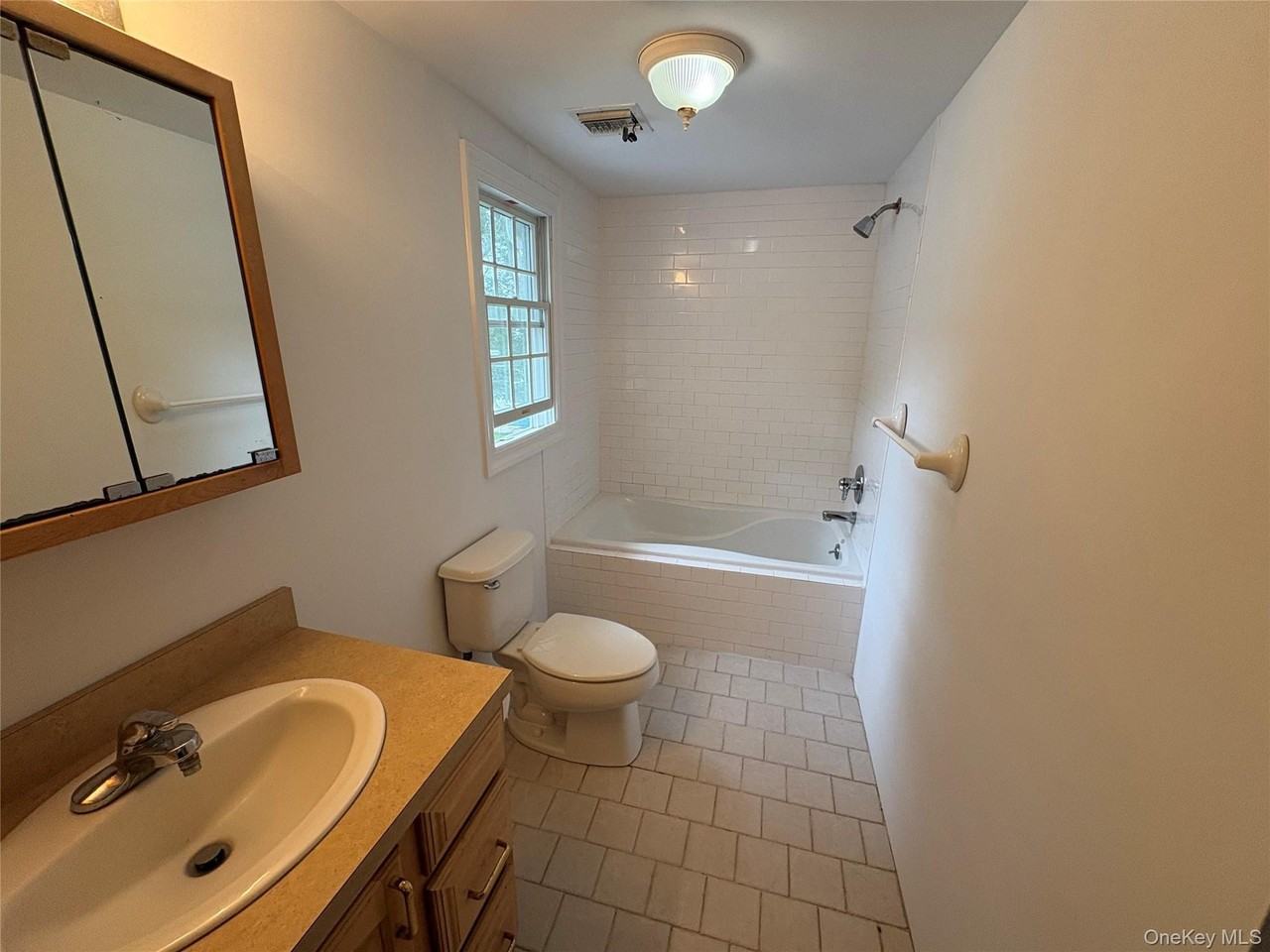 17 Woodfield Ave - Photo 4 of 6
