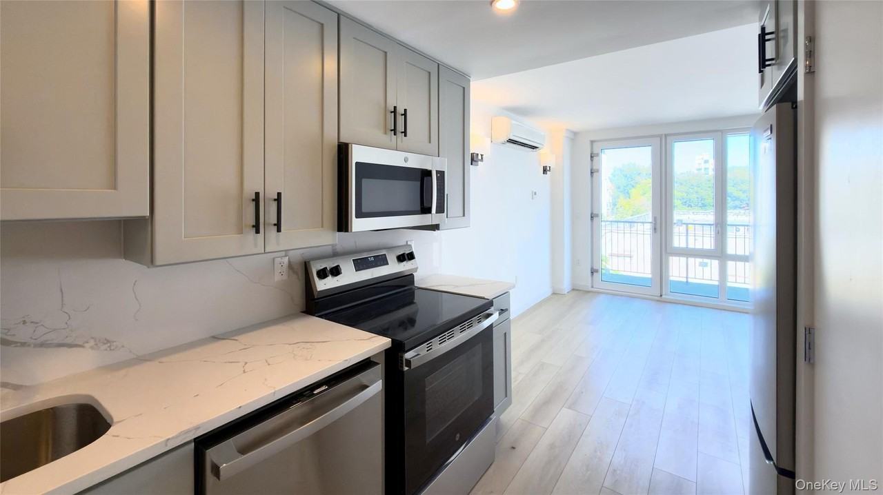 227 Clarkson Ave - Photo 5 of 12