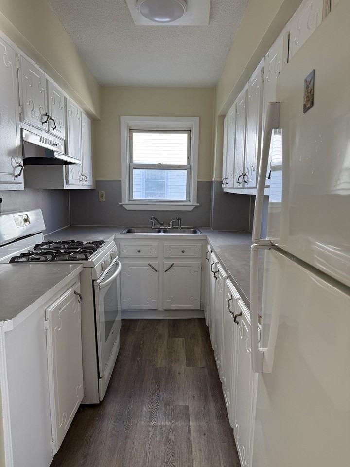 325 Davis St #2 - Photo 5 of 11