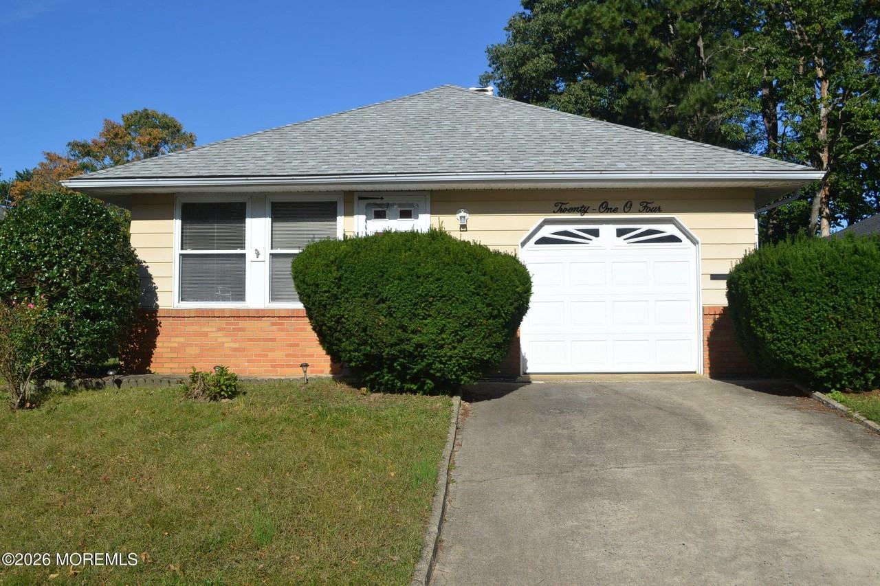 2104 Mount Hope Ln