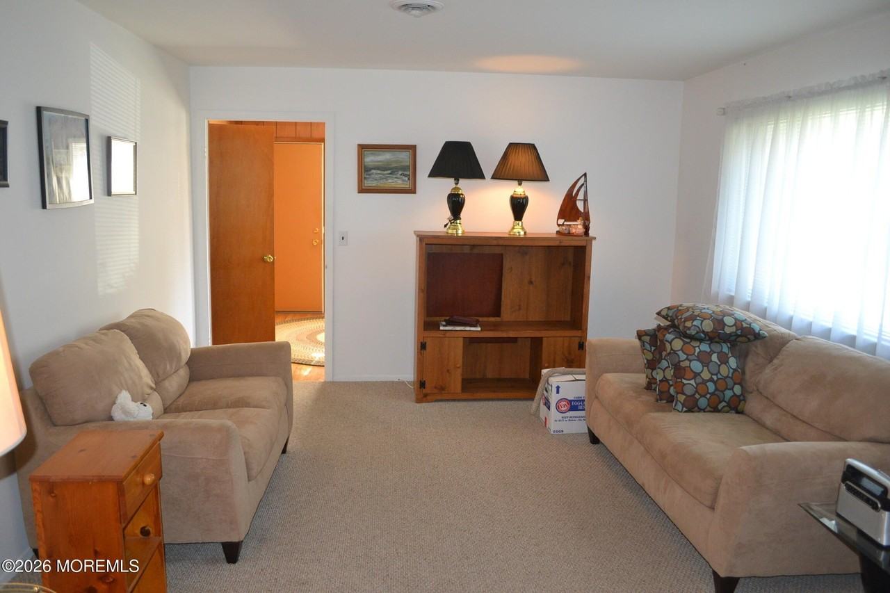 2104 Mount Hope Ln - Photo 4 of 19