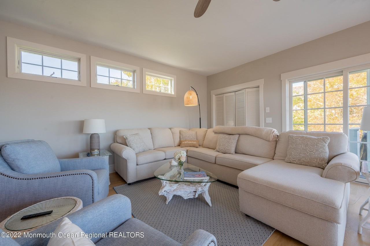 128 Park Ave - Photo 7 of 28