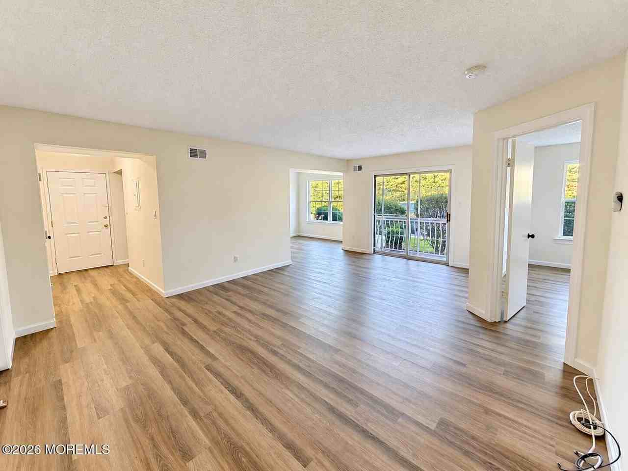 49 Diane Dr - Photo 6 of 15