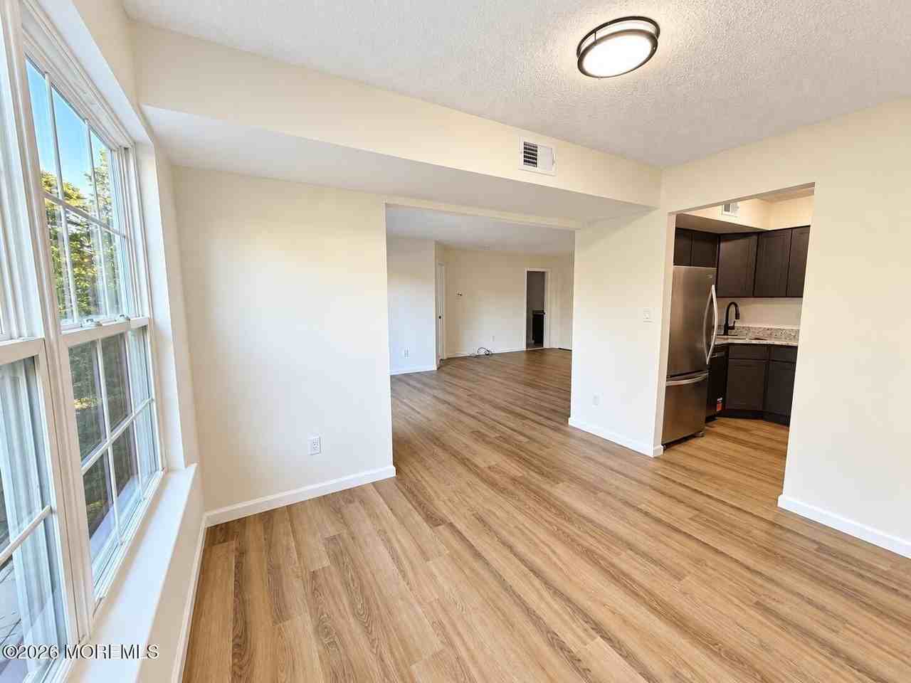 49 Diane Dr - Photo 7 of 15