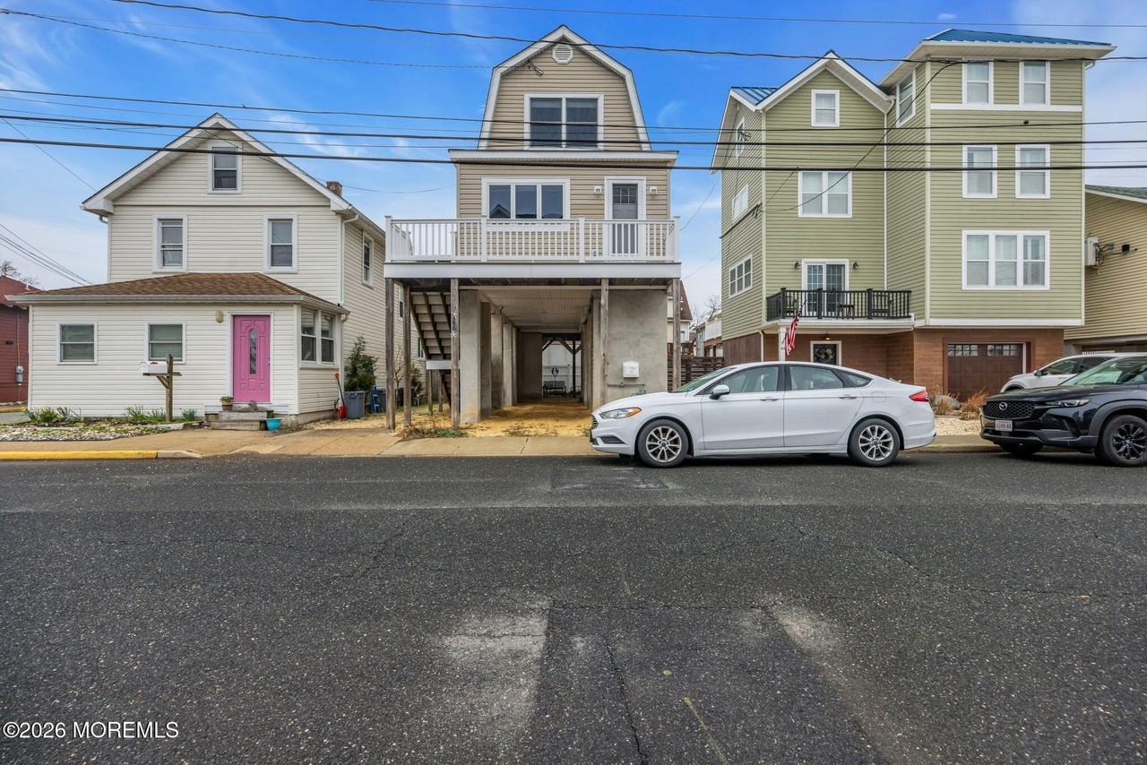 46 Barberie Avenue - Photo 3 of 31