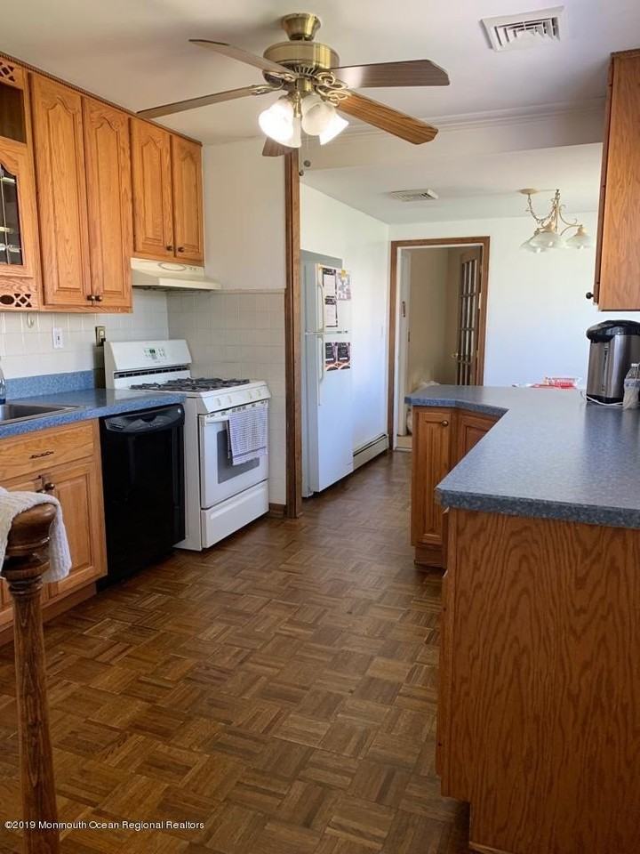 304 Cummings Ave - Photo 2 of 10