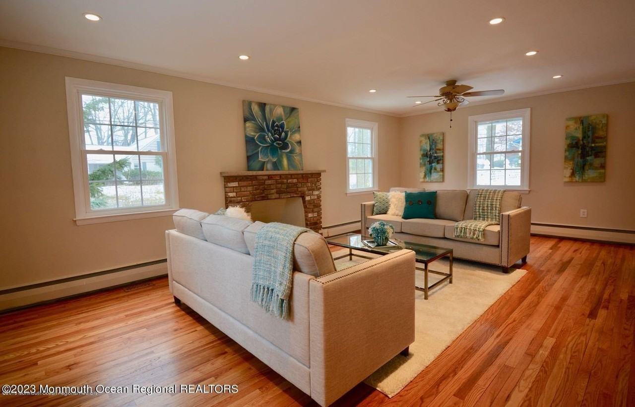 198 Elmwood Rd - Photo 7 of 24