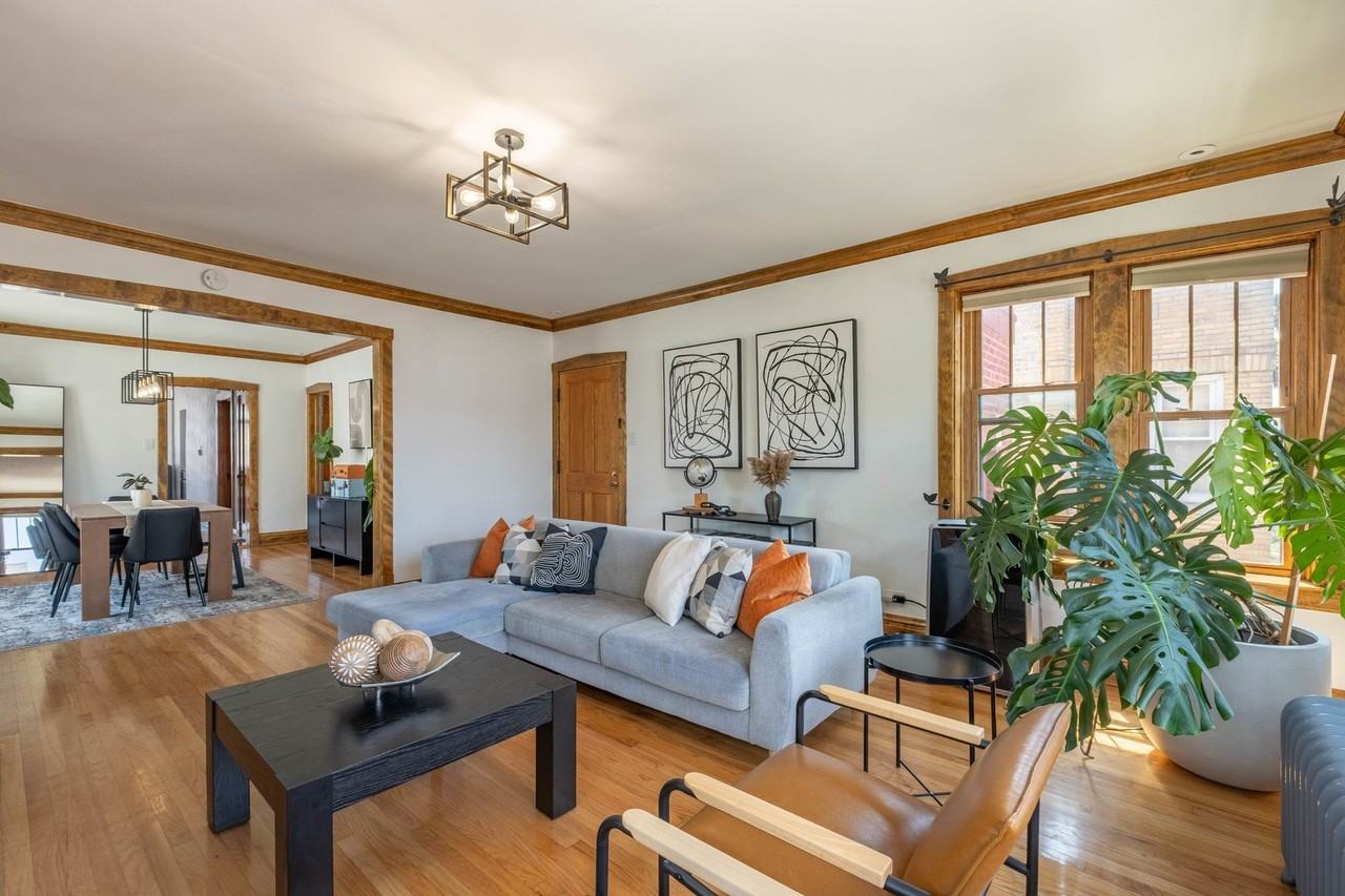 3819 N Sacramento Ave #2 - Photo 5 of 16