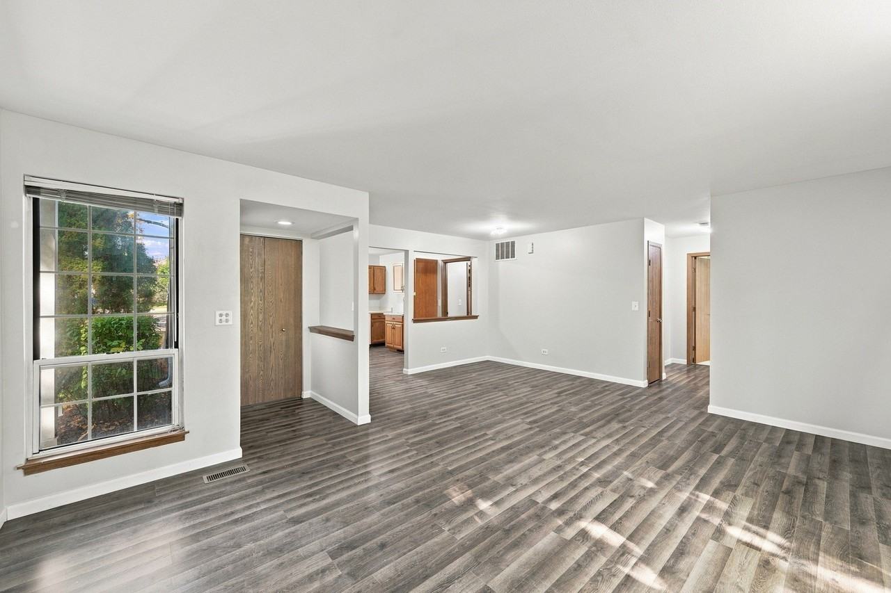 2107 Southwind Cir - Photo 5 of 15