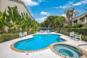 featured image of 520 Club Side Dr #4-520