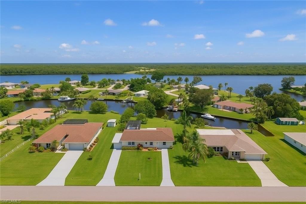 13880 Lazy Ln - Photo 3 of 32