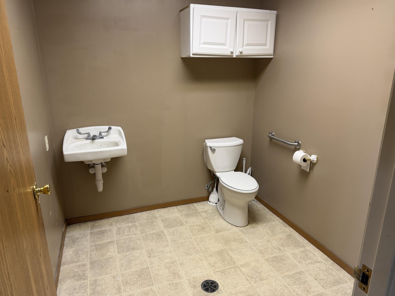 802 Custer Ave - Photo 5 of 12