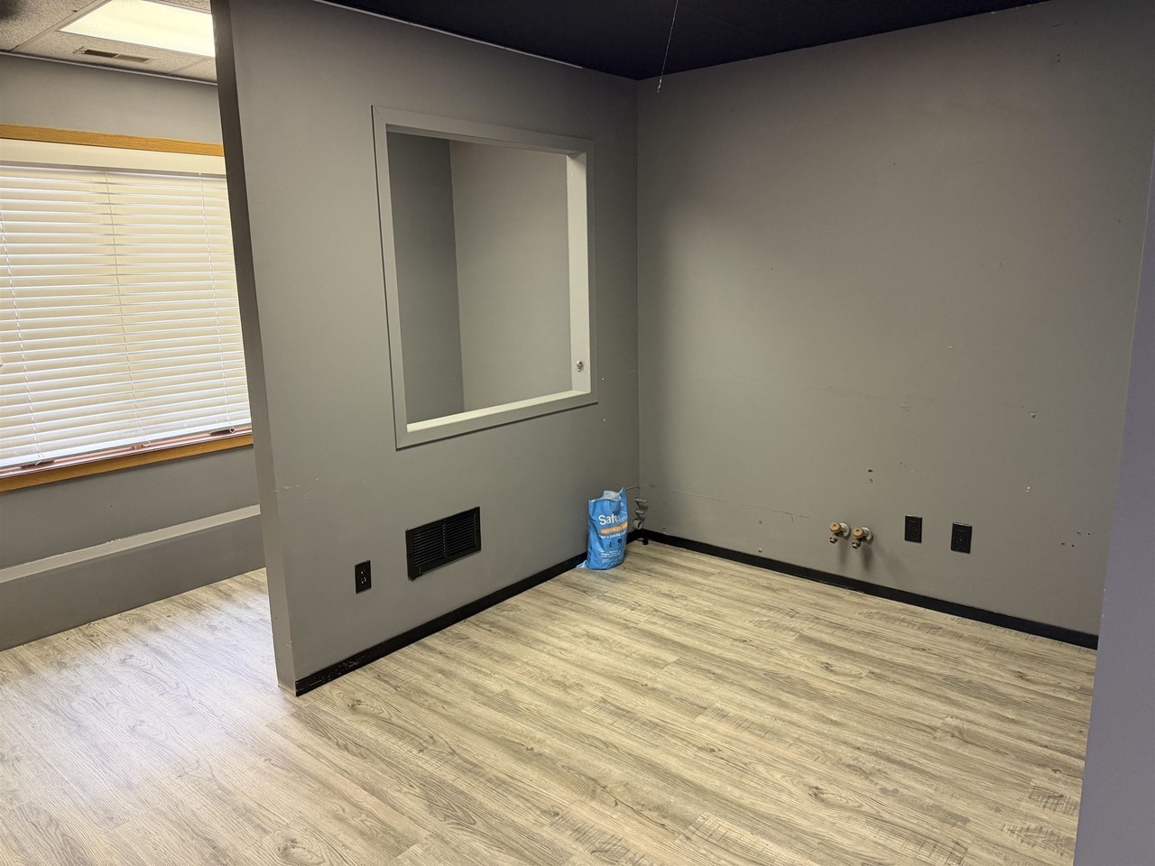 802 Custer Ave - Photo 6 of 12