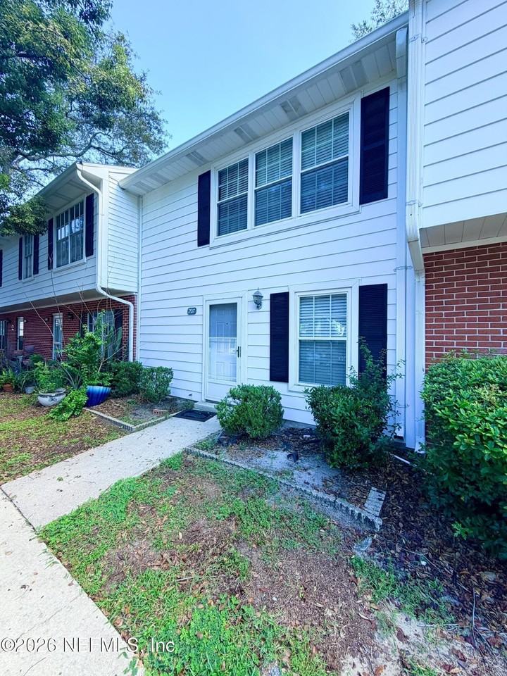 207 Kettering Ct - Photo 4 of 22