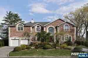 featured image of 417 N Woodland St