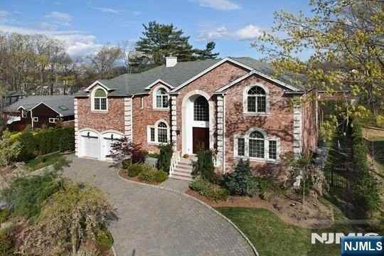 417 N Woodland St - Photo 2 of 28