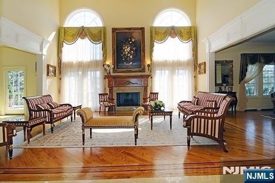 417 N Woodland St - Photo 3 of 28