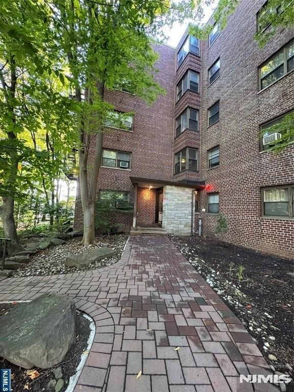 420 Park Pl #5C - Photo 2 of 14